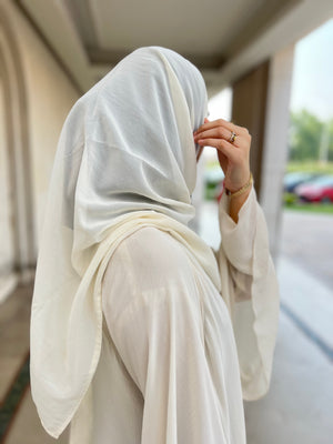 The 'Daydream' White Abaya