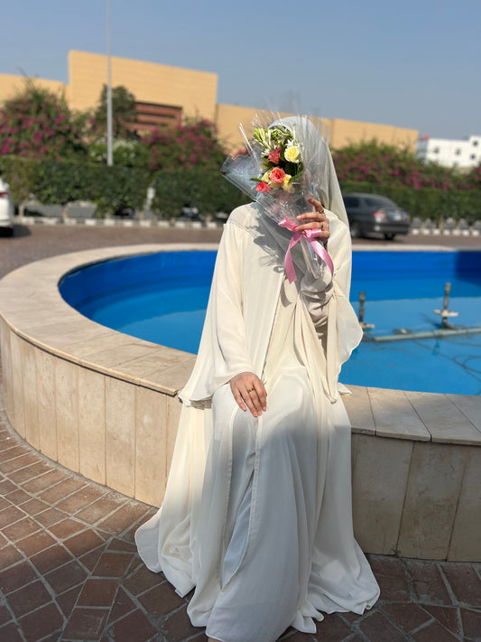 The 'Daydream' White Abaya